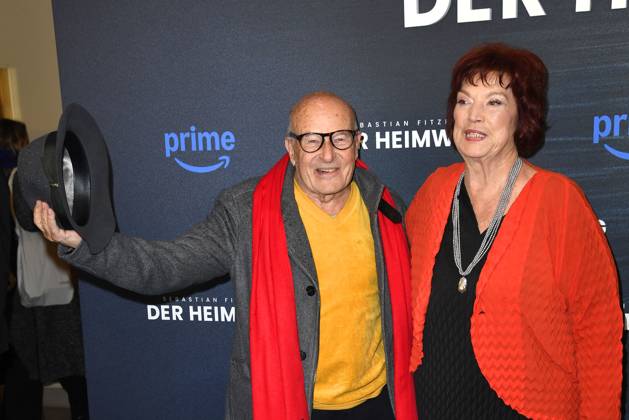 Volker Schloendorff and Regina Ziegler at Der Heimweg film premiere on 14 01 2025 in Berlin Der Heimweg film premiere in Berlin