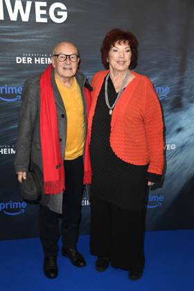 Volker Schloendorff and Regina Ziegler at Der Heimweg film premiere on 14 01 2025 in Berlin Der Heimweg film premiere in Berlin