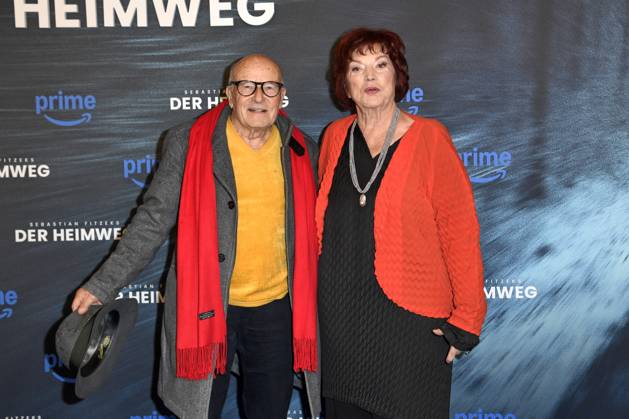Volker Schlöndorff and Regina Ziegler at the premiere of FITZEKS DER HEIMWEG at the Delphie Filmpalast in Berlin on 14 01 2025