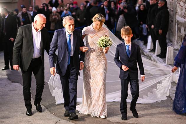 February 7, 2025, Athens, Athens, Greece: CHRYSI VARDINOGIANNIS arrives with her father GEORGIOS VARDINOGIANNIS at her wedding with Prince NIKOLAOS of Greece with CHRYSI VARDINOGIANNIS, in St. Nicholas Ragavas, in Athens, Greece, on February 7, 2025. Athens Greece - ZUMAk160 20250207_zip_k160_019 Copyright: xStefanosxKyriazisx