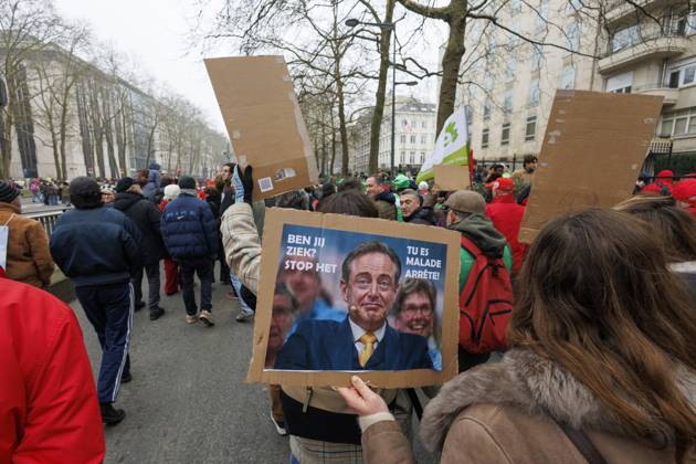 Protesters pictured during a national demonstration against the new government declaration, organized by the three national trade unions, Thursday 13 February 2025 in Brussels. NICOLASxMAETERLINCK 112369461