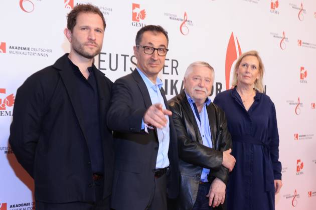 27 02 205, Cem Özdemir and Wolf Biermann on the red carpet for the German Music Author Award 2025, The Ritz Carlton, Berlin, Berlin