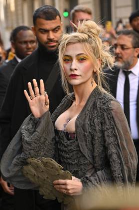 PFW Vivienne Westwood Outside Arrivals Paris Jackson arriving at Vivienne Westwood show during Paris Fashion Week in Paris, France on March 8, 2025. Photo by Julien Reynaud APS-Medias ABACAPRESS.COM Paris France Copyright: xReynaudxJulien APS-Medias ABACAx