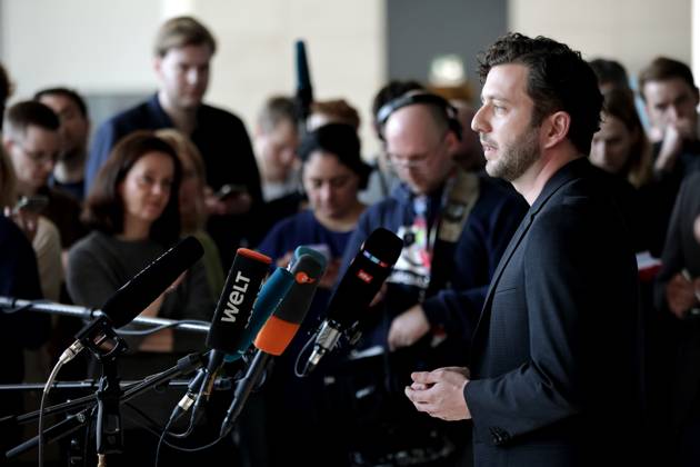 Felix Banaszak, Co-Chairman Buendnis 90 Die Gruenen, joint statement by the Federal Executive Committee and the parliamentary group of the Greens, DEU, Berlin, 10 03 2025