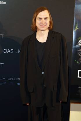 Lars Eidinger at the premiere of the movie Das Licht The Light at the Lichtburg Essen, 12 03 2025 Foto:xT.xSchröerx xFuturexImagex licht_5333