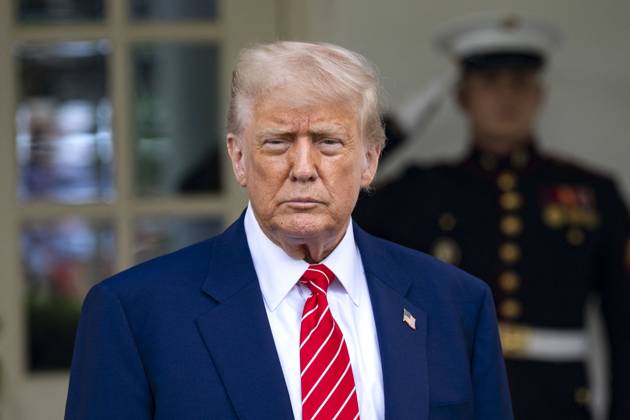 President Donald Trump Speaks with Reporters Outside Oval President Donald Trump looks on while answering questions from reporters outside the West Wing of the White House in Washington, DC on Thursday, May 8, 2025. Photo by Bonnie Cash Pool ABACAPRESS.COM WASHINGTON DC United States  Copyright: xPool ABACAx
