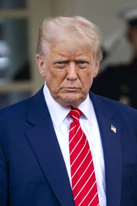 President Donald Trump Speaks with Reporters Outside Oval President Donald Trump looks on while answering questions from reporters outside the West Wing of the White House in Washington, DC on Thursday, May 8, 2025. Photo by Bonnie Cash Pool ABACAPRESS.COM WASHINGTON DC United States  Copyright: xPool ABACAx