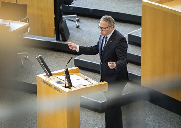 8 THURINGIAN STATE PARLIAMENT 17 PLENARY SESSION FOR EDITORIAL PURPOSES ONLY EDITORIAL USE ONLY p 15 05 2025 Erfurt Thuringian State Parliament 8 Election Period 17 Plenary Session photo Prime Minister Mario Voigt CDU during his government statement Germany Thuringia Erfurt Copyright SaschaxFromm Copyright: SaschaxFromm doc80n9c7v2qa8dovxo6oj ,EDITORIAL USE ONLY Copyright: SaschaxFromm