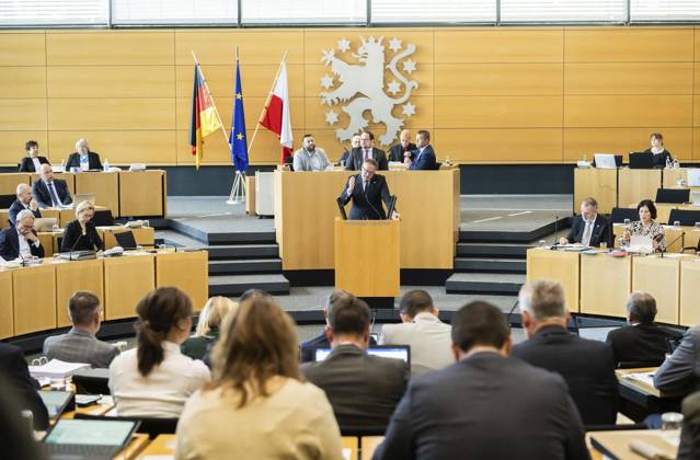 8 THURINGIAN STATE PARLIAMENT 17 PLENARY SESSION FOR EDITORIAL PURPOSES ONLY EDITORIAL USE ONLY p 15 05 2025 Erfurt Thuringian State Parliament 8 Election Period 17 Plenary Session photo Prime Minister Mario Voigt CDU during his government statement Germany Thuringia Erfurt Copyright SaschaxFromm Copyright: SaschaxFromm doc80n9d5nd9xd2ryg5jsv ,EDITORIAL USE ONLY Copyright: SaschaxFromm