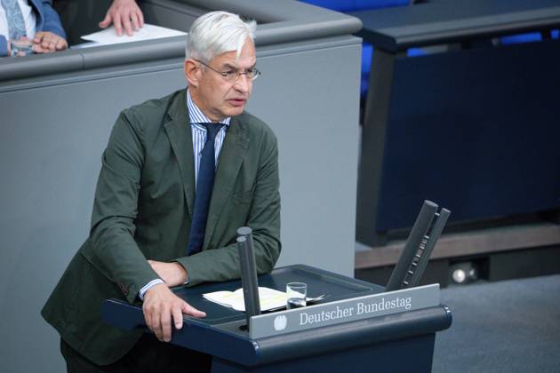 German Bundestag, 4th plenary session Mathias Middelberg CDU in portrait during his speech on the agenda item Finance and Budget at the 4th session of the German Bundestag in Berlin, 15 05 2025 Berlin Berlin Germany