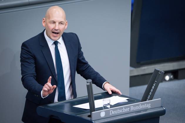 German Bundestag, 4th plenary session Marc Biadacz CDU in portrait during his speech with a special gesture on the agenda item Labor and Social Affairs at the 4th session of the German Bundestag in Berlin, 15 05 2025 Berlin Berlin Germany
