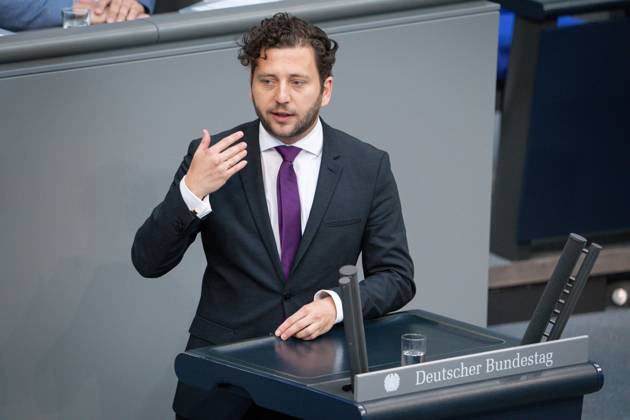 German Bundestag, 4th plenary session Felix Banaszak Gruene in portrait during his speech at the 4th session of the German Bundestag in Berlin, 15 05 2025 Berlin Berlin Germany