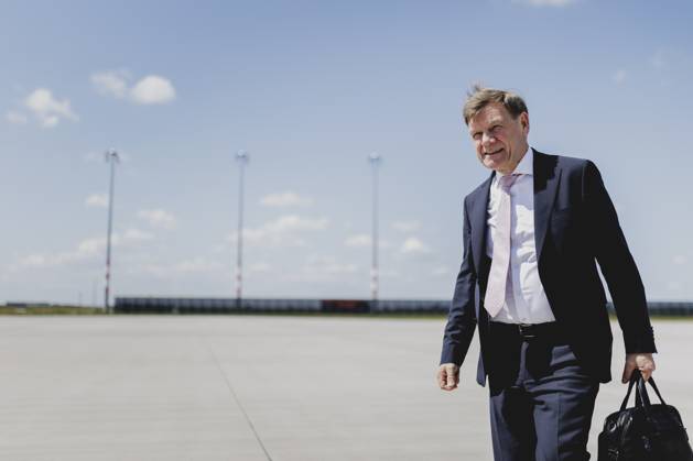 Johann Wadephul CDU , Federal Foreign Minister, photographed before departure to Brussels for the Council for Foreign Affairs RfAB in Berlin, 20 05 2025 Photographed on behalf of the Foreign Office Berlin Germany Copyright: xFlorianxGaertner AAx