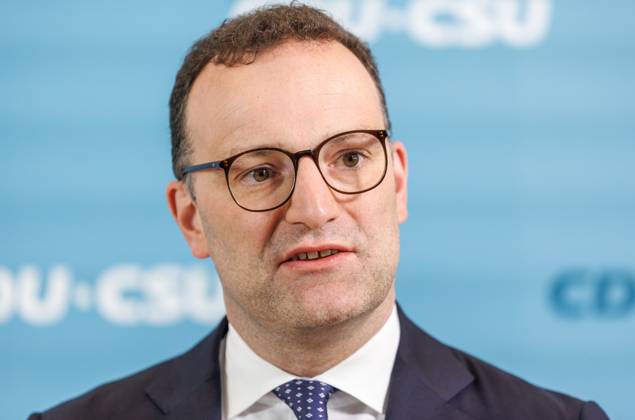Statement before the parliamentary group meeting of the CDU CSU Jens Spahn, leader of the CDU CSU parliamentary group in the Bundestag, speaks during a statement before the parliamentary group meeting on 20 05 25 in Berlin Berlin Germany Reichstag