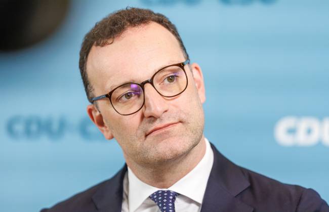 Statement before the parliamentary group meeting of the CDU CSU Jens Spahn, leader of the CDU CSU parliamentary group in the Bundestag, speaks during a statement before the parliamentary group meeting on 20 05 25 in Berlin Berlin Germany Reichstag