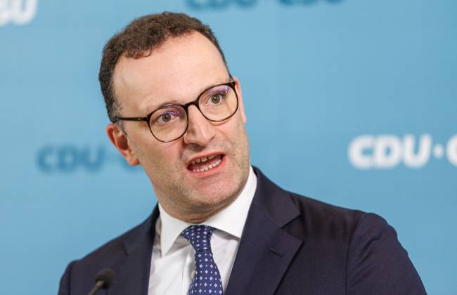 Statement before the parliamentary group meeting of the CDU CSU Jens Spahn, leader of the CDU CSU parliamentary group in the Bundestag, speaks during a statement before the parliamentary group meeting on 20 05 25 in Berlin Berlin Germany Reichstag