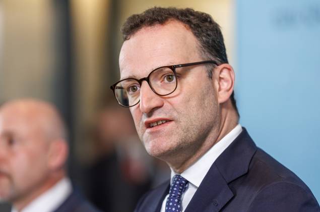 Statement before the parliamentary group meeting of the CDU CSU Jens Spahn, leader of the CDU CSU parliamentary group in the Bundestag, speaks during a statement before the parliamentary group meeting on 20 05 25 in Berlin Berlin Germany Reichstag