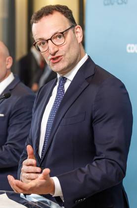 Statement before the parliamentary group meeting of the CDU CSU Jens Spahn, leader of the CDU CSU parliamentary group in the Bundestag, speaks during a statement before the parliamentary group meeting on 20 05 25 in Berlin Berlin Germany Reichstag