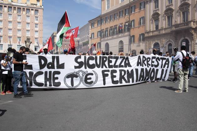 Photo IPP Diego Nangano Cappello Rome 26 05 2025 Demonstration Against Security DDL in photo banner against security ddl Italy Photo Press World Copyright