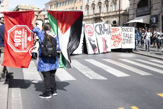 Photo IPP Diego Nangano Cappello Rome 26 05 2025 Demonstration Against DDL Security in photo demonstrator with Palestinian flag Italy Photo Press World Copyright