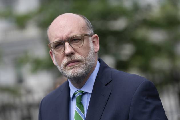 Russell Vought, Director, Office of Management and Budget (OMB) speaks to the media Russell Vought, Director, Office of Management and Budget (OMB) speaks to the media at the White House in Washington, DC, May 22, 2025. Credit: Chris Kleponis CNP AdMedia Washington District of Columbia United States of America EDITORIAL USE ONLY Copyright: xx CKB07162 CNP AdMediax admphotostwo932757