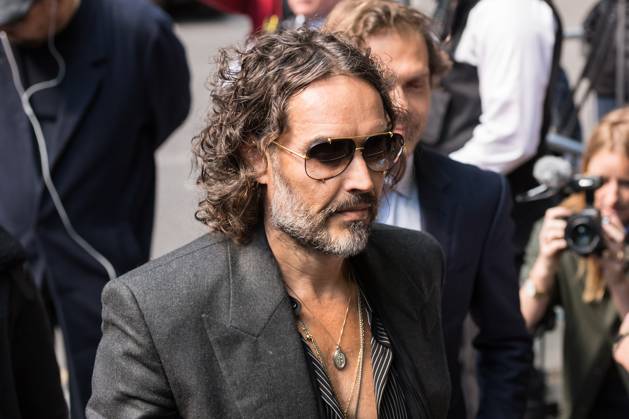 Russell Brand At Southwark Crown Court In London LONDON, UNITED KINGDOM MAY 30, 2025: British actor and comedian Russell Brand arrives at Southwark Crown Court for a plea and trial preparation hearing after being charged with rape, oral rape, indecent assault and two counts of sexual assault, between 1999 and 2005 in Bournemouth and the Westminster area in London, United Kingdom on May 30, 2025. London Greater London United Kingdom  Copyright: xWIktorxSzymanowiczx originalFilename: szymanowicz-russellb250530_npDet