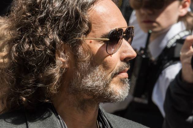 Russell Brand At Southwark Crown Court In London LONDON, UNITED KINGDOM MAY 30, 2025: British actor and comedian Russell Brand leaves Southwark Crown Court followed a plea and trial preparation hearing after being charged with rape, oral rape, indecent assault and two counts of sexual assault, between 1999 and 2005 in Bournemouth and the Westminster area in London, United Kingdom on May 30, 2025. London Greater London United Kingdom  Copyright: xWIktorxSzymanowiczx originalFilename: szymanowicz-russellb250530_npFwQ