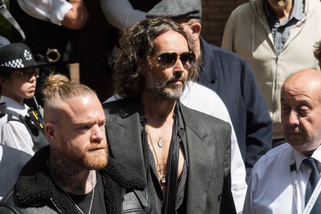Russell Brand At Southwark Crown Court In London LONDON, UNITED KINGDOM MAY 30, 2025: British actor and comedian Russell Brand leaves Southwark Crown Court followed a plea and trial preparation hearing after being charged with rape, oral rape, indecent assault and two counts of sexual assault, between 1999 and 2005 in Bournemouth and the Westminster area in London, United Kingdom on May 30, 2025. London Greater London United Kingdom  Copyright: xWIktorxSzymanowiczx originalFilename: szymanowicz-russellb250530_nplhp