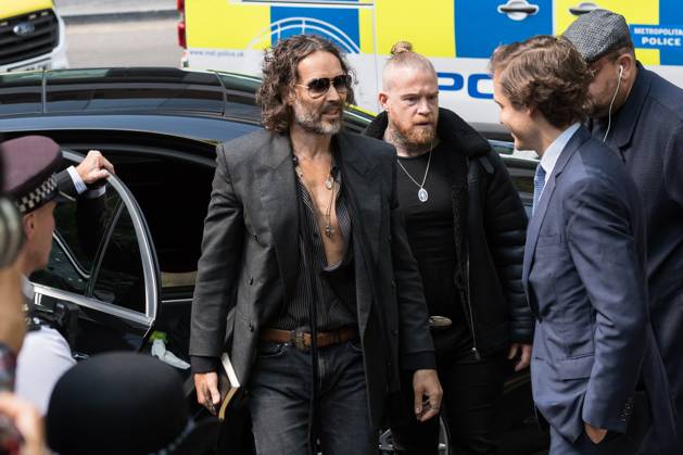 Russell Brand At Southwark Crown Court In London LONDON, UNITED KINGDOM MAY 30, 2025: British actor and comedian Russell Brand arrives at Southwark Crown Court for a plea and trial preparation hearing after being charged with rape, oral rape, indecent assault and two counts of sexual assault, between 1999 and 2005 in Bournemouth and the Westminster area in London, United Kingdom on May 30, 2025. London Greater London United Kingdom  Copyright: xWIktorxSzymanowiczx originalFilename: szymanowicz-russellb250530_npQ8v