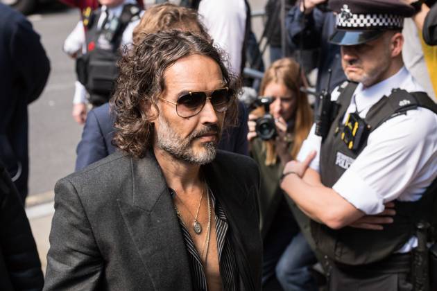 Russell Brand At Southwark Crown Court In London LONDON, UNITED KINGDOM MAY 30, 2025: British actor and comedian Russell Brand arrives at Southwark Crown Court for a plea and trial preparation hearing after being charged with rape, oral rape, indecent assault and two counts of sexual assault, between 1999 and 2005 in Bournemouth and the Westminster area in London, United Kingdom on May 30, 2025. London Greater London United Kingdom  Copyright: xWIktorxSzymanowiczx originalFilename: szymanowicz-russellb250530_npQXw