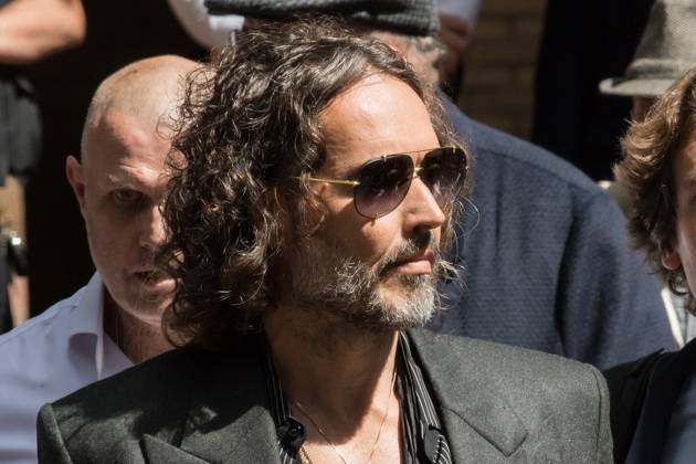 Russell Brand At Southwark Crown Court In London LONDON, UNITED KINGDOM MAY 30, 2025: British actor and comedian Russell Brand leaves Southwark Crown Court followed a plea and trial preparation hearing after being charged with rape, oral rape, indecent assault and two counts of sexual assault, between 1999 and 2005 in Bournemouth and the Westminster area in London, United Kingdom on May 30, 2025. London Greater London United Kingdom  Copyright: xWIktorxSzymanowiczx originalFilename: szymanowicz-russellb250530_npX0D