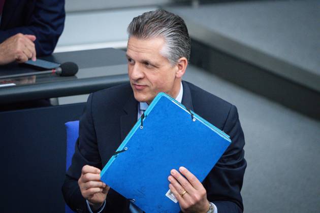 German Bundestag, 10th plenary session Thorsten Frei, Federal Minister for Special Tasks and Head of the Federal Chancellery in the briefcase on the government bench at the 10th session of the German Bundestag in Berlin, 05 06 2025 Berlin Berlin Germany