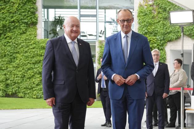 Federal Chancellor Merz receives Austrian Federal Chancellor Stocker Federal Chancellor Friedrich Merz together with Federal Chancellor Chistian Stocker on arrival at the Federal Chancellery, Berlin, 27 06 2025 Berlin Berlin Germany