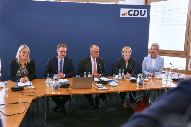 Berlin, Germany, 07 07 2025 Konrad Adenauer Haus CDU Federal Executive Committee Meeting L R Christina Stumpp, Carsten Linnemann, Federal Chancellor Friedrich Merz CDU , Federal Minister of Education, Family Affairs, Senior Citizens, Women and Youth Karin Prien CDU , Silvia Breher Copyright: xdtsxNachrichtenagenturx dts_73776