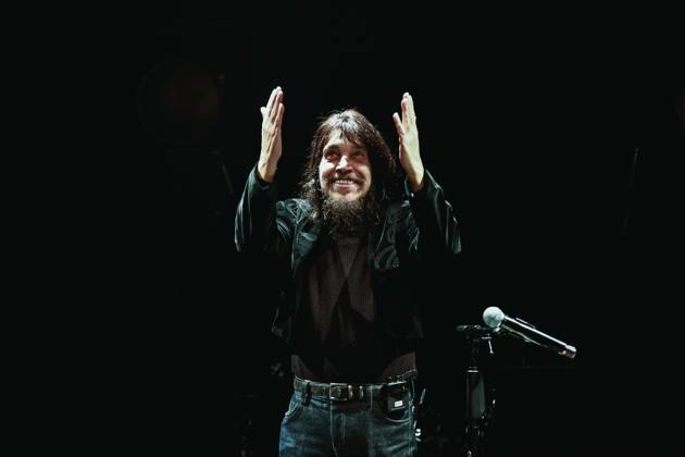 SaO PAULO, SP - 18.07.2025: SHOW BENITO DI PAULA - Benito di Paula performs alongside his son Rodrigo Vellozo in a show featuring hits from his career, such as "Retalhos de Cetim" (Real Relics of Cetim), "Meu Amiog Charlie Brown" (My Amiable Charlie Brown), and others. The veteran singer-songwriter and pianist, one of the leading figures in samba and MPB (Brazilian Popular Music), performed at the Bradesco Theater in Sao Paulo on the evening of Friday, July 18, 2025. x2773334x  VanxCampos