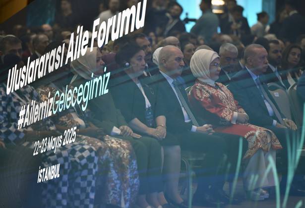 Turkish President Erdogan attends the International Family Forum??????? ISTANBUL, TURKIYE - MAY 23: (----EDITORIAL USE ONLY - MANDATORY CREDIT - TURKISH PRESIDENCY MUSTAFA OZTARTAN HANDOUT - NO MARKETING NO ADVERTISING CAMPAIGNS - DISTRIBUTED AS A SERVICE TO CLIENTS----) Turkish President Recep Tayyip Erdogan and his wife Emine Erdogan attend the International Family Forum in Istanbul, Turkiye on May 23, 2025. Turkish Parliament Speaker Numan Kurtulmus also attended the forum. Istanbul Turkey. Editorial use only. Please get in touch for any other usage. Copyright: x2025xAnadoluxTurxPresidencyx xMustafaxOztartanx