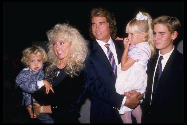 Michael Landon and Family 1988; MICHAEL LANDON and his family are shown in a 1988 photo. Mandatory Credit: Kathy Hutchins ZUMA Press. ( ) Kathy Hutchins Hollywood California USA Copyright: xKathyxHutchinsx