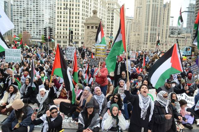 Pro-Palestinian protesters march through downtown Chicago CHICAGO, UNITED STATES - APRIL 20: Pro-Palestinian demonstrators march through downtown Chicago to protest against Israeli attacks on Gaza, on April 20, 2024 in Chicago, Illinois, United States. United States World. Editorial use only. Please get in touch for any other usage. Copyright: x2025xAnadoluxJacekxBoczarskix
