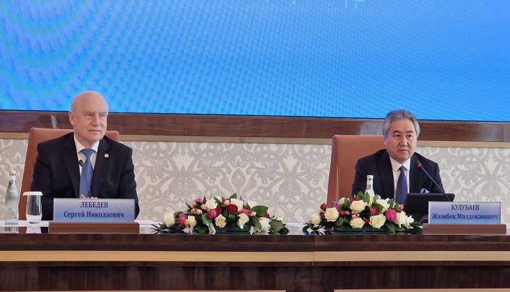 Commonwealth of Independent States summit in Samarkand, Uzbekistan TASHKENT, UZBEKISTAN - APRIL 14: Kyrgyzstan Foreign Minister Jeenbek Kulubayev (R) and CIS Executive Committee Chairman Sergey Lebedev (L) hold a press conference after attending Foreign Ministers of the Commonwealth of Independent States summit at the Congress Center in Samarkand, Uzbekistan on April 14, 2023. Taskent Uzbekistan. Editorial use only. Please get in touch for any other usage. Copyright: x2025xAnadoluxBahtiyarxAbdülkerimovx