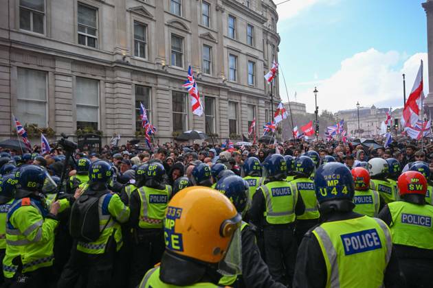 Clashes erupt between police and protesters at anti-immigration march in London organized by Tommy Robinson LONDON, UNITED KINGDOM - SEPTEMBER 13: Clashes erupt between police and protesters as thousands of people march through central London in a rally called Unite the Kingdom, organized by far-right activist Tommy Robinson to protest government immigration policies, on September 13, 2025. Police intervened when Robinson supporters attempted to approach the area where March Against Fascism demonstrators had gathered. Several protesters were detained during the scuffles. Rasid Necati Aslim Anadolu London United Kingdom. Editorial use only. Please get in touch for any other usage. Copyright: x2025xAnadoluxRasidxNecatixAslimx