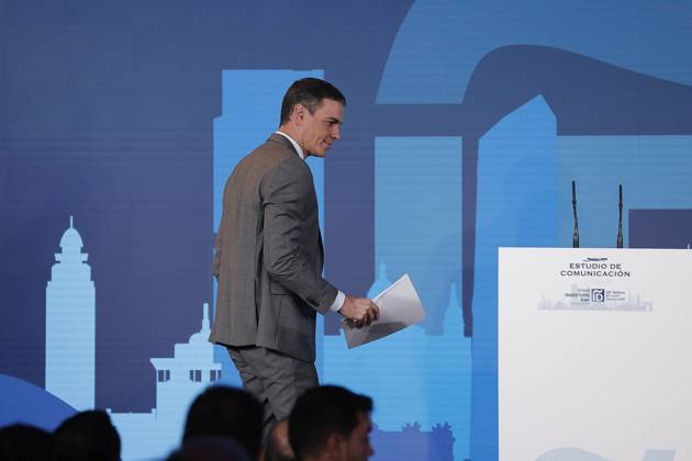 Spanish Prime Minister Pedro Sanchez MADRID, SPAIN - JANUARY 12: Spanish Prime Minister Pedro Sanchez walks to the podium for making the closing speech during the 13th International Finance Forum - Spain Investors Day in Madrid, Spain on January 12, 2023. Madrid Spain. Editorial use only. Please get in touch for any other usage.  Copyright: x2025xAnadoluxBurakxAkbulutx