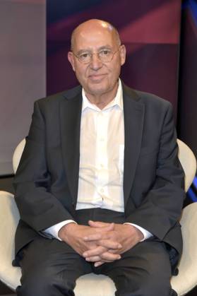 Gregor Gysi on the ARD talk show maischberger in Studio Berlin Adlershof Berlin, 16 09 2025 Foto:xM.xBehrensx xFuturexImagex maischberger1609_5917