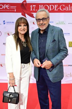 Wolfgang Stumph with his wife Christine Stumph at the 17 Hope Gala 2025 at Schauspielhaus Dresden, 27 09 2025 Foto:xM.xWehnertx xFuturexImagex hope_5884