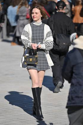 PFW Louis Vuitton Outside Arrivals Odessa Young arriving at Louis Vuitton Fashion Show during Paris Fashion Week in Paris, France on September 30, 2025. Photo by Julien Reynaud APS-Medias ABACAPRESS.COM Paris France Copyright: xReynaudxJulien APS-Medias ABACAx