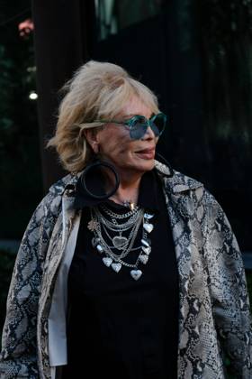 PFW - Jean Paul Gaultier Outside Arrivals Amanda Lear arrives at the Jean Paul Gaultier show during the Womenswear Spring Summer 2026 as part of Paris Fashion Week on October 5, 2025 in Paris, France. Photo by Robin Psaila ABACAPRESS.COM Paris France Copyright: xPsailaxRobin ABACAx