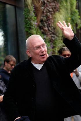 PFW - Jean Paul Gaultier Outside Arrivals Jean Paul Gaultier arrives at the Jean Paul Gaultier show during the Womenswear Spring Summer 2026 as part of Paris Fashion Week on October 5, 2025 in Paris, France. Photo by Robin Psaila ABACAPRESS.COM Paris France Copyright: xPsailaxRobin ABACAx