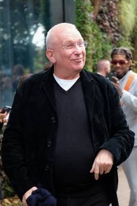 PFW - Jean Paul Gaultier Outside Arrivals Jean Paul Gaultier arrives at the Jean Paul Gaultier show during the Womenswear Spring Summer 2026 as part of Paris Fashion Week on October 5, 2025 in Paris, France. Photo by Robin Psaila ABACAPRESS.COM Paris France Copyright: xPsailaxRobin ABACAx
