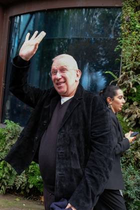 PFW - Jean Paul Gaultier Outside Arrivals Jean Paul Gaultier arrives at the Jean Paul Gaultier show during the Womenswear Spring Summer 2026 as part of Paris Fashion Week on October 5, 2025 in Paris, France. Photo by Robin Psaila ABACAPRESS.COM Paris France Copyright: xPsailaxRobin ABACAx