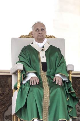 October 5, 2025, Vatican City, Vatican: Pope Leo XIV presides over a Mass for the Jubilee of the Missions and of Migrants in St. Peter s square at the Vatican Vatican City Vatican - ZUMAs197 20251005_aaa_s197_582 Copyright: xMariaxGraziaxPicciarellax