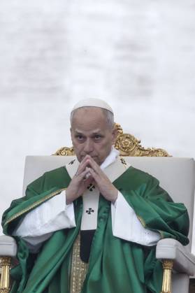 October 5, 2025, Vatican City, Vatican: Pope Leo XIV presides over a Mass for the Jubilee of the Missions and of Migrants in St. Peter s square at the Vatican Vatican City Vatican - ZUMAs197 20251005_aaa_s197_585 Copyright: xMariaxGraziaxPicciarellax
